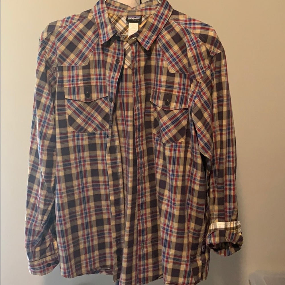 Men’s Patagonia button down shirt